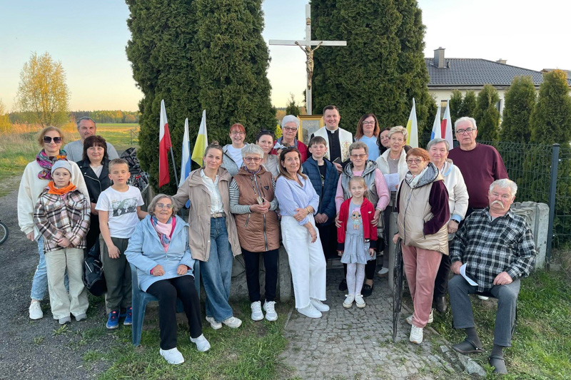 Chwalcie łąki umajone-012